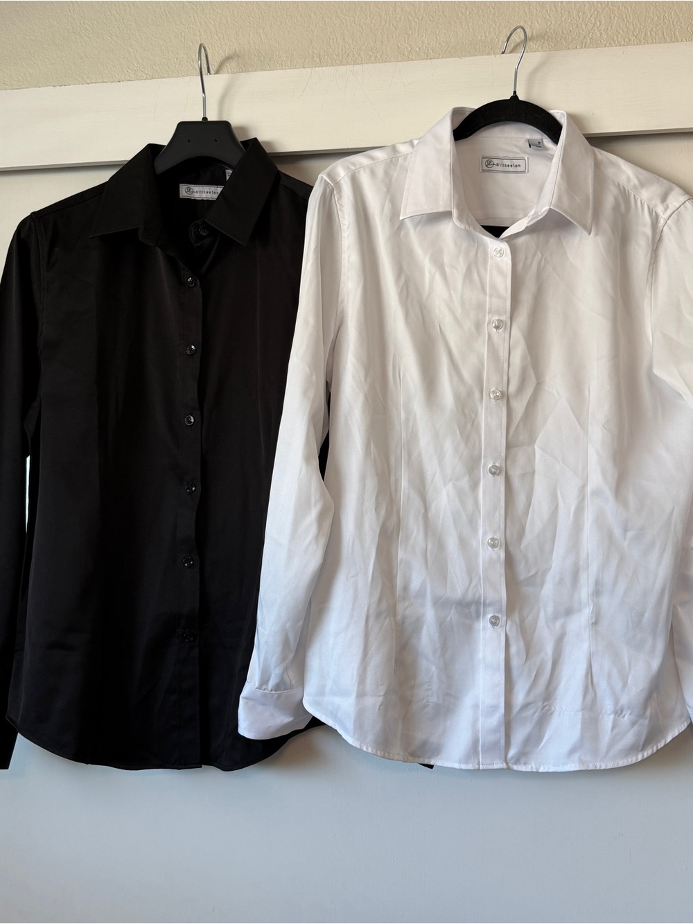 Women's Tailored Button-Down Shirt - Black and White